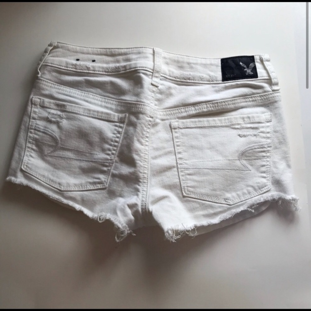 American Eagle Outfitter Distressed White Shorts - Picture 2 of 4